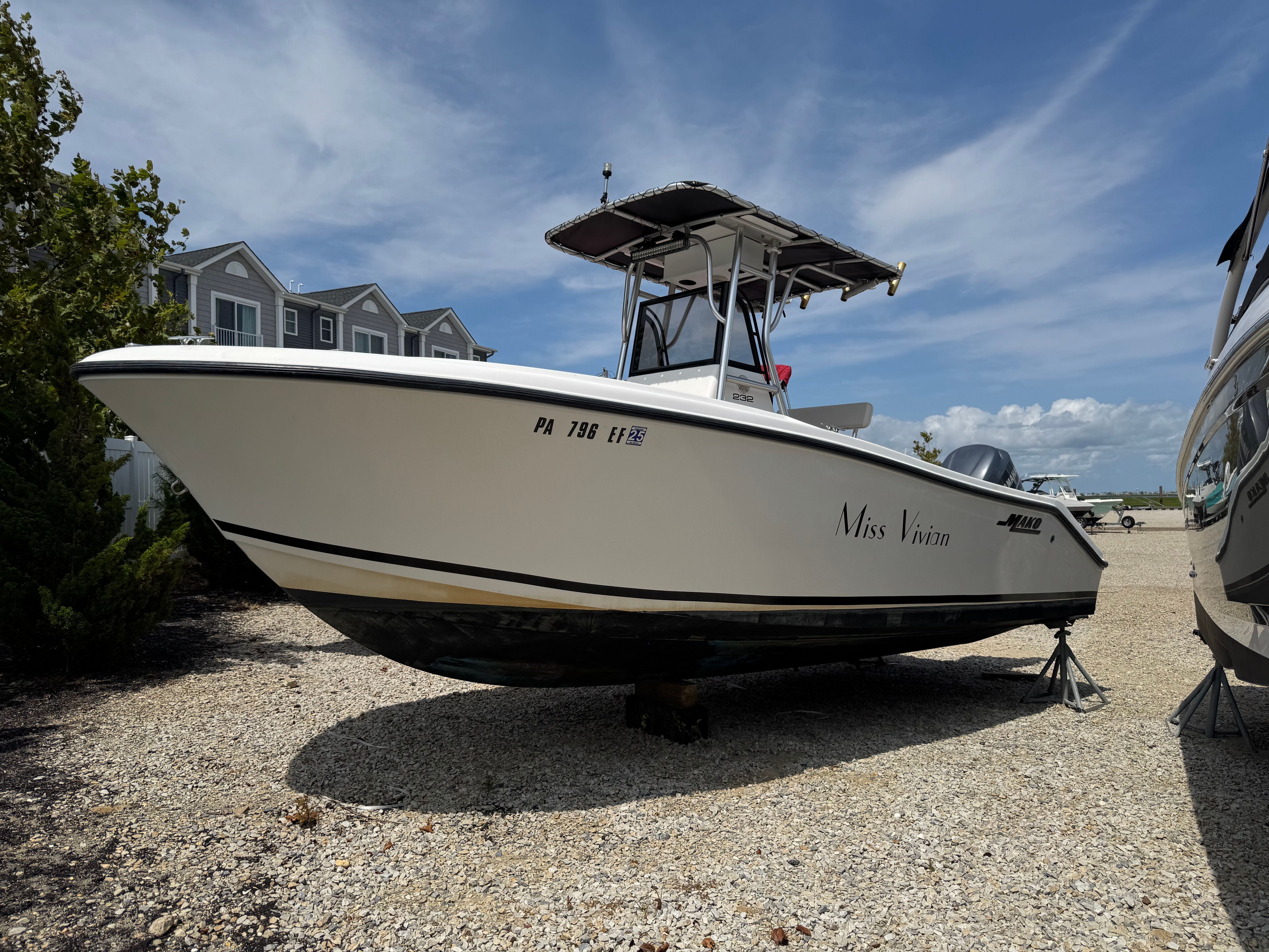 2001 Mako 232 Center Console