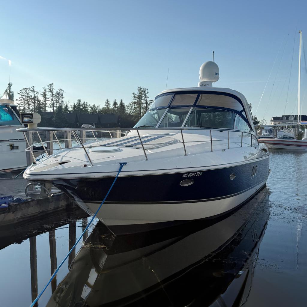 2006 Cruisers Yachts 420 Express