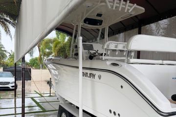 2017 Century 2600 Center Console