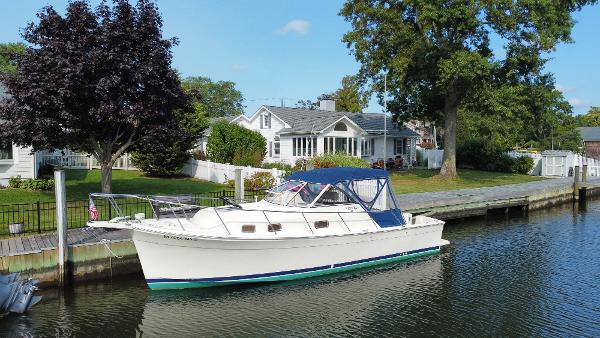 2005 Mainship Pilot 30-II Sedan
