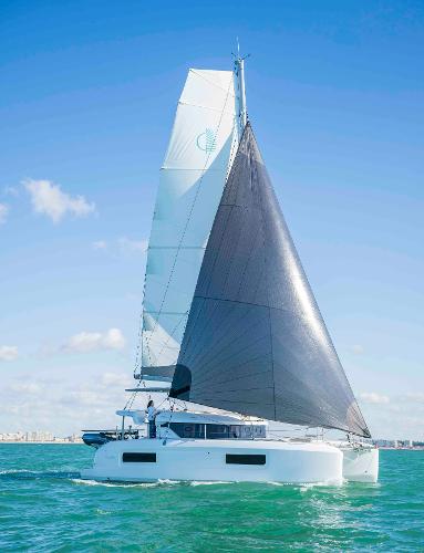 2025 Lagoon 38