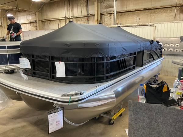 2023 Bennington 21LSB