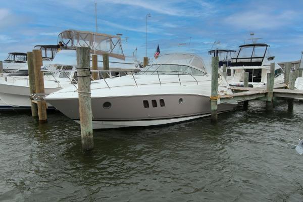 2009 Rinker 360 Express Cruiser