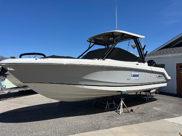 2024 Boston Whaler 240 Vantage
