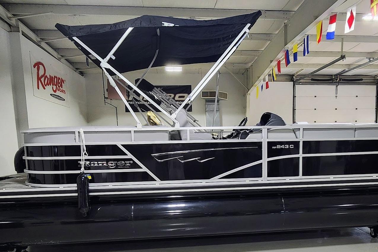 2025 Ranger Reata 243C