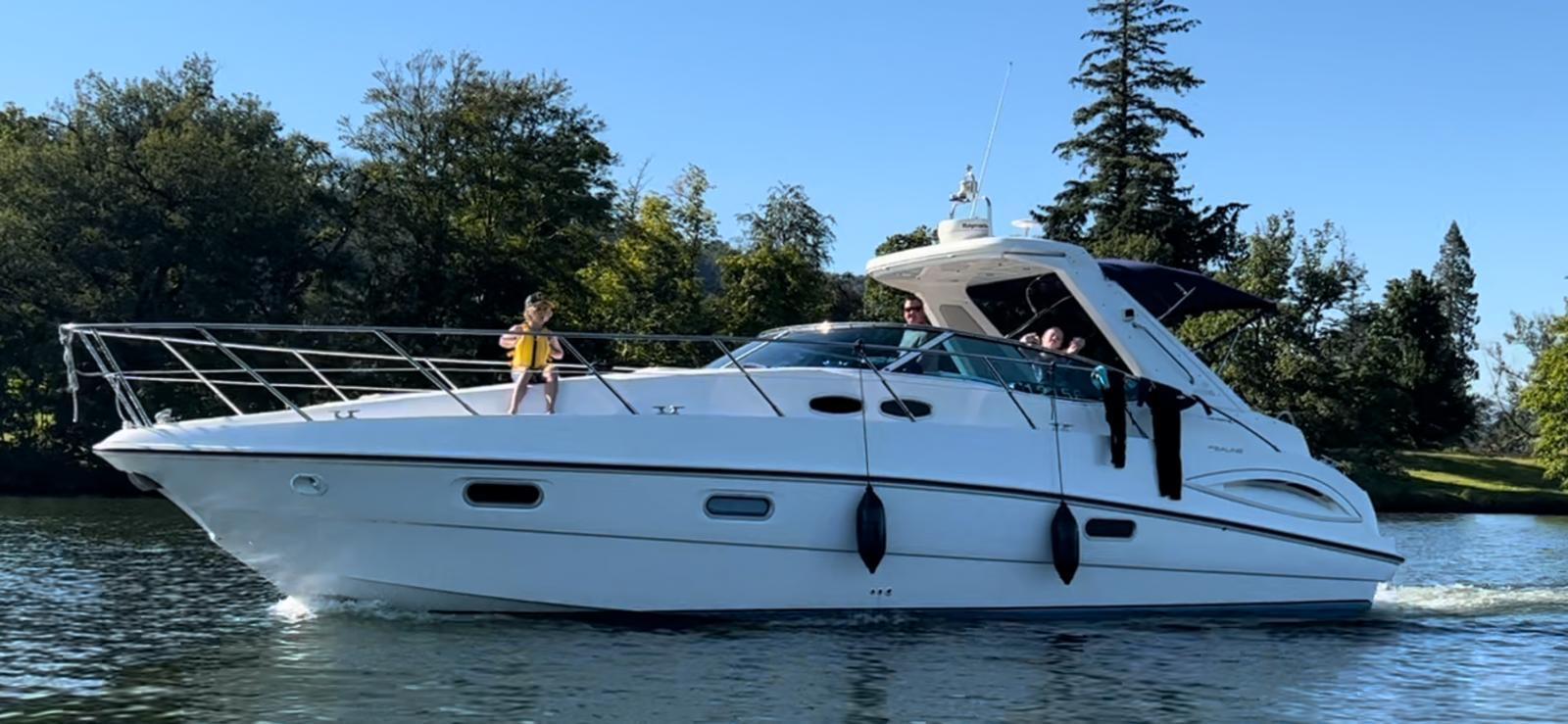 2004 Sealine S38