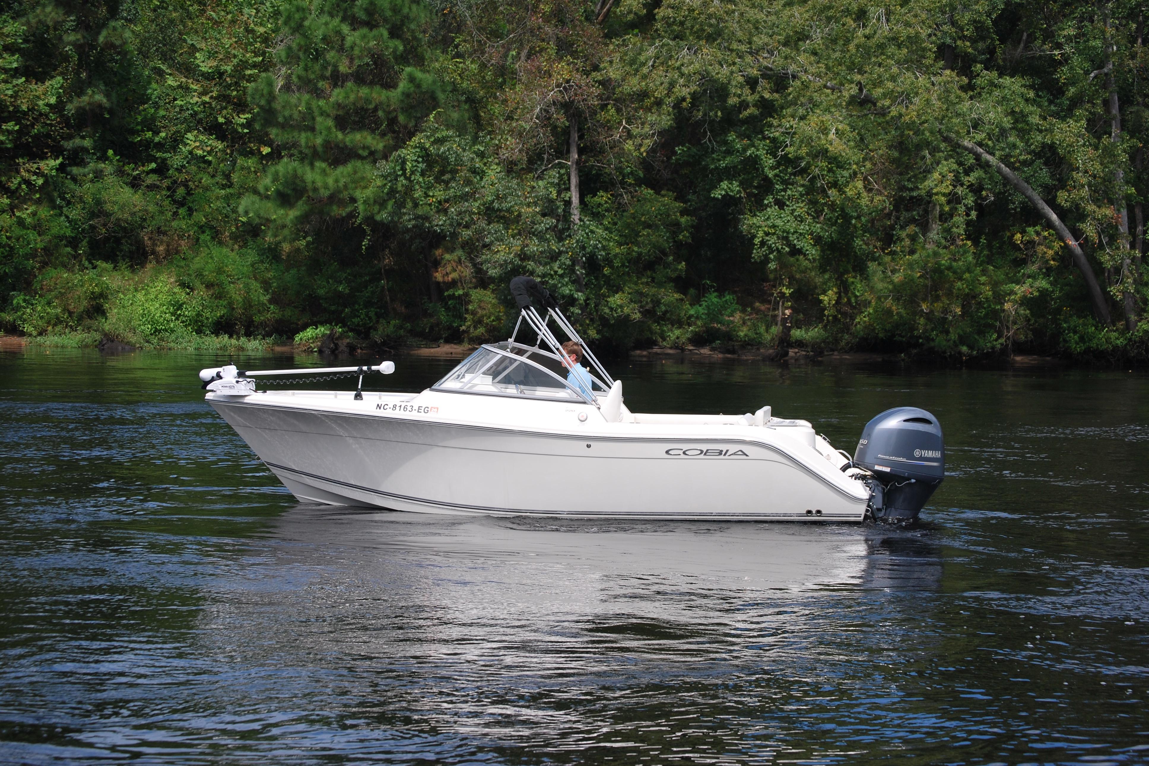 2015 Cobia 220 Dual Console