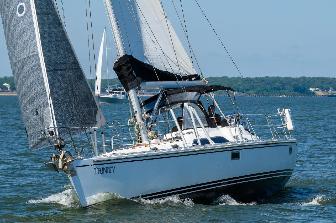 Hylas 46