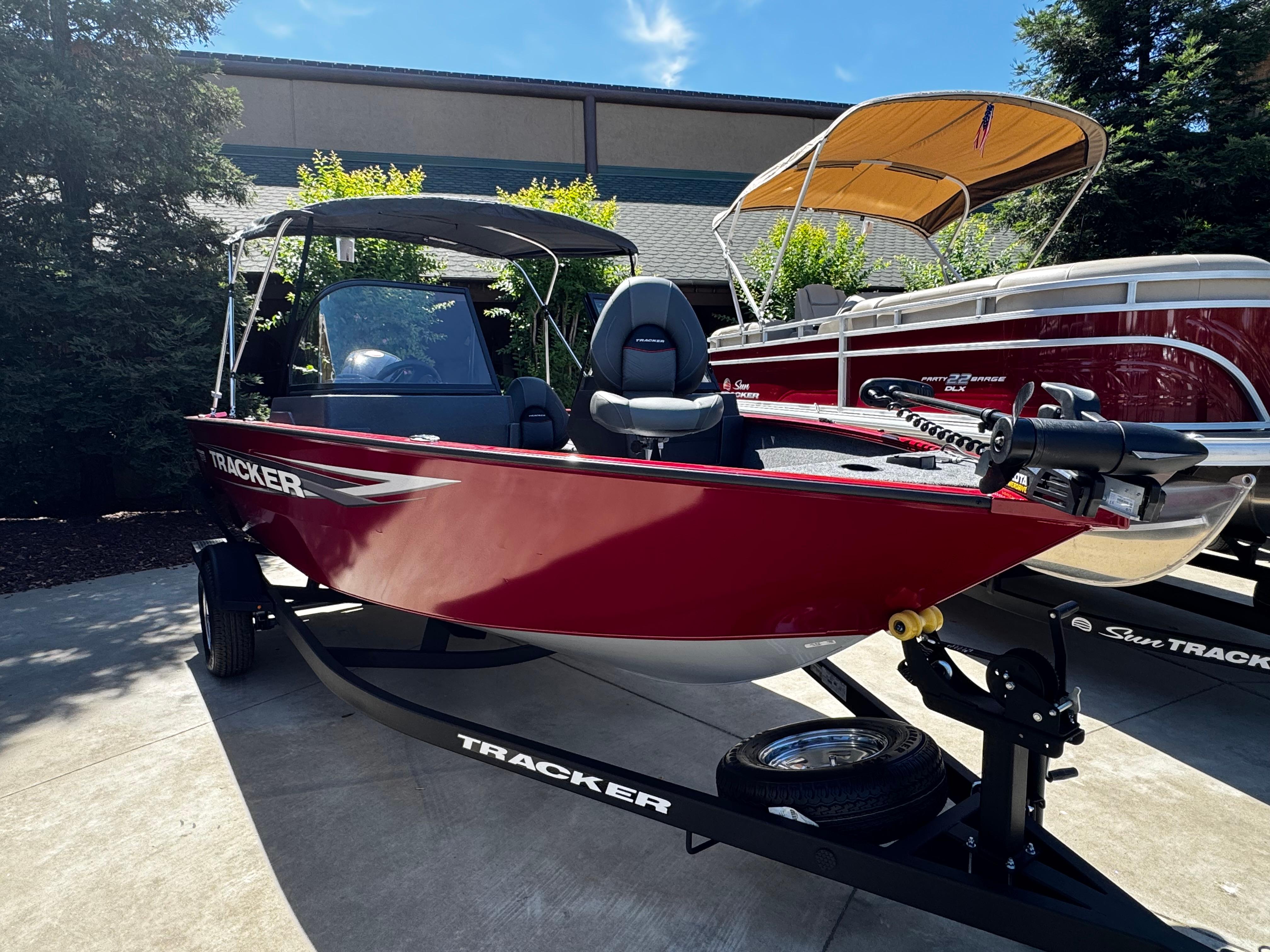 2025 Tracker Pro Guide V-175 Combo