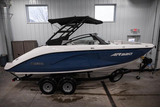 2025 Yamaha Boats AR220