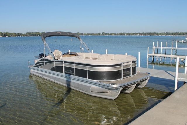2016 Bennington 2375 RCW