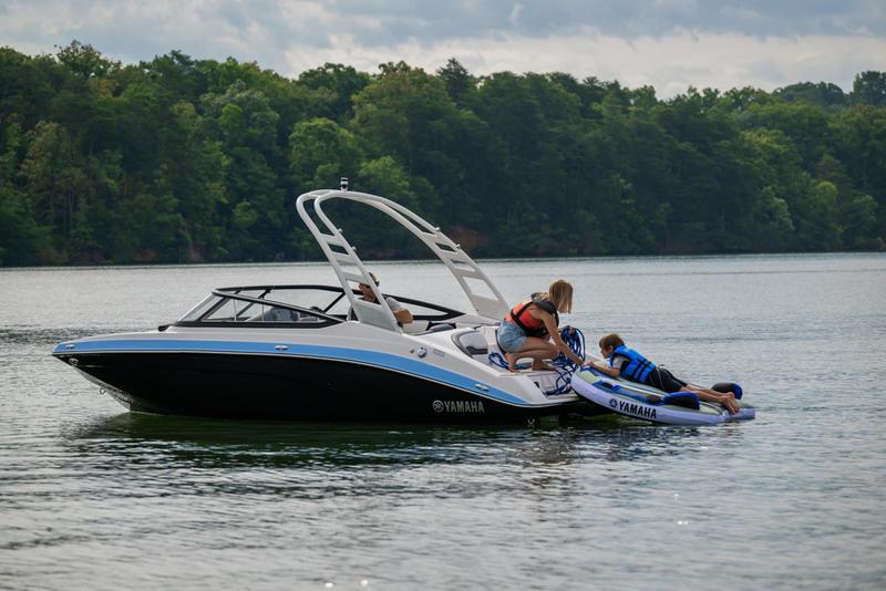 2025 Yamaha Boats 195S