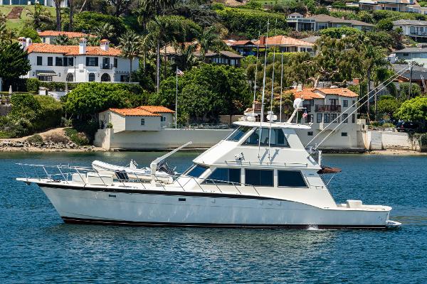 2002 Hatteras 60' Convertible - $849,000