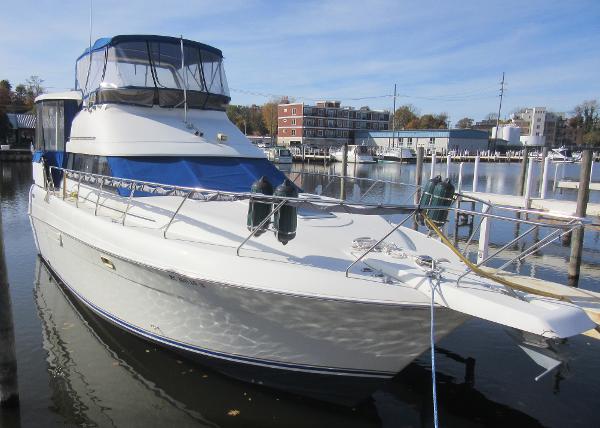 1989 Silverton 37 Motor Yacht, Wyandotte Michigan - boats.com