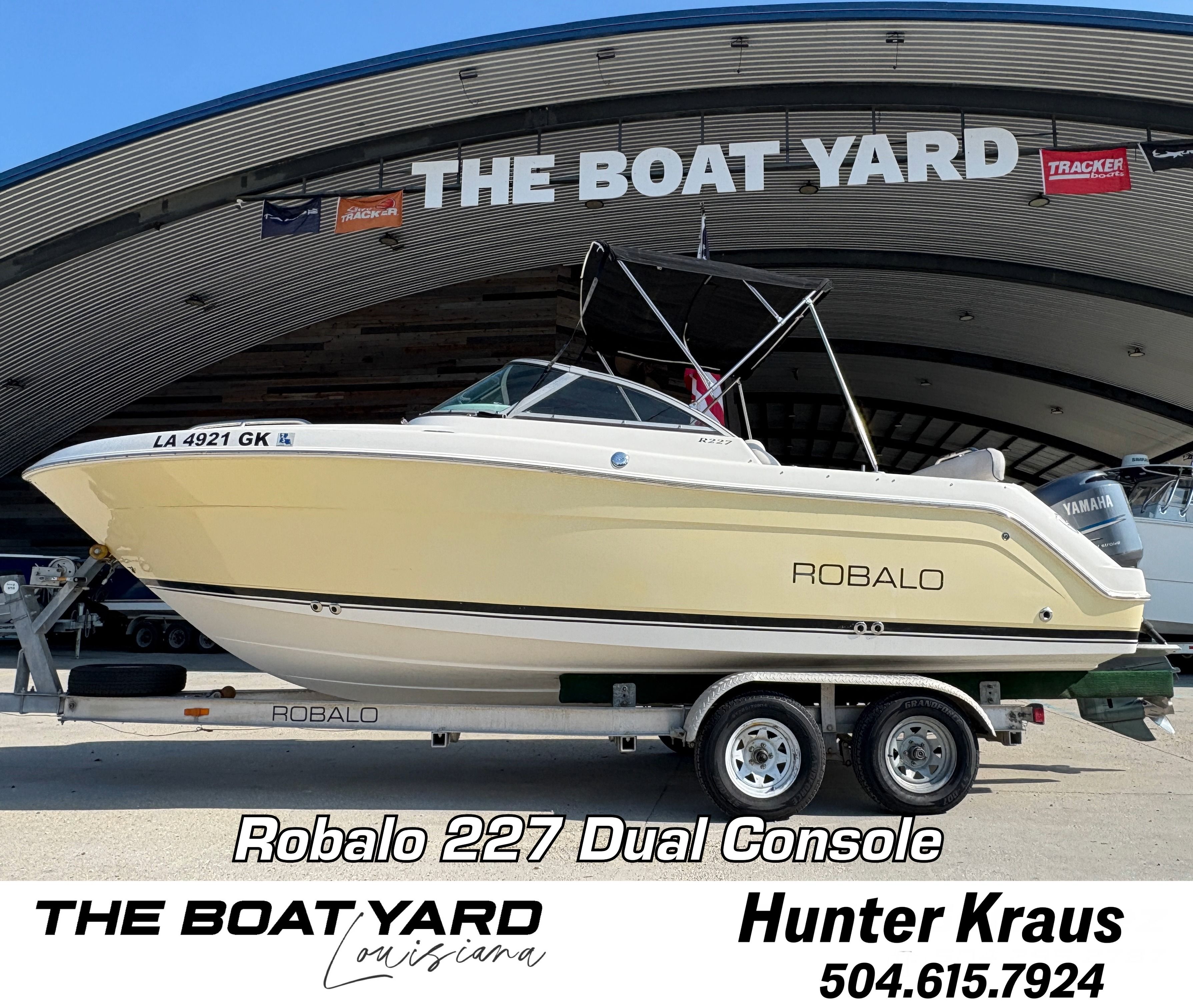 Robalo R227 Dual Console