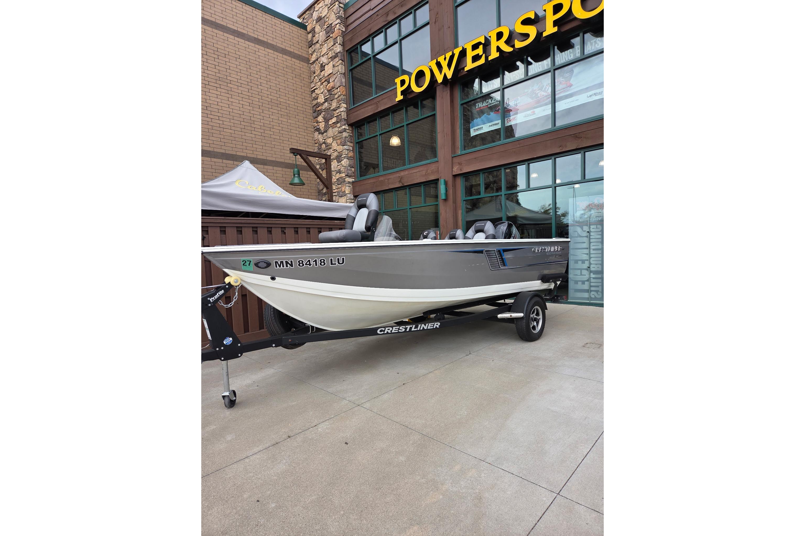 Crestliner 1650 Fish Hawk SC 2018 Crestliner 1650 Fish Hawk SC boat displayed outside Powersports store.