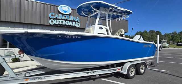 Sea Pro 239 DLX Center Console