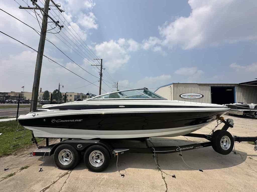 2016 Crownline 225 SS