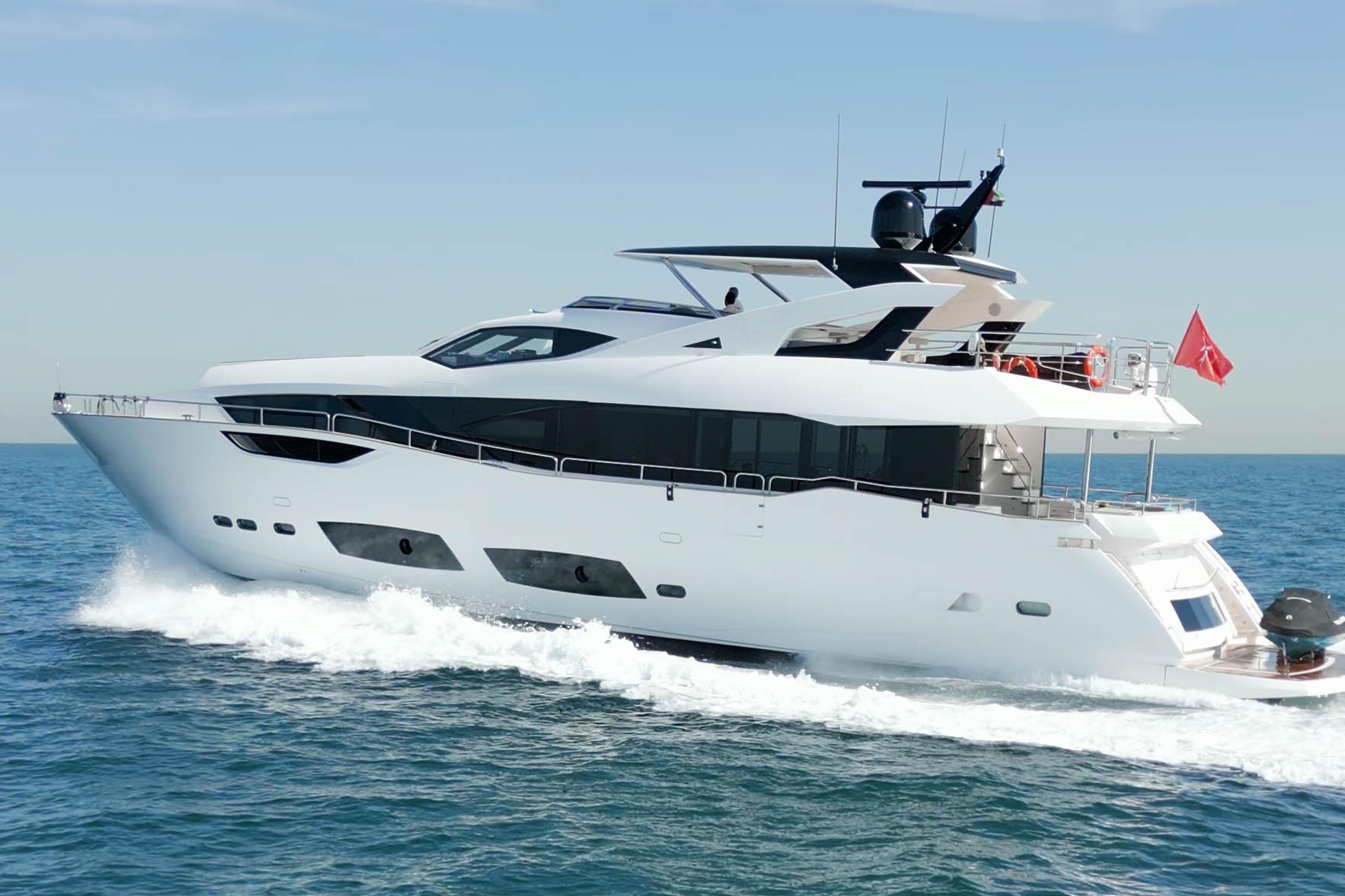 2018 Sunseeker 95 Yacht