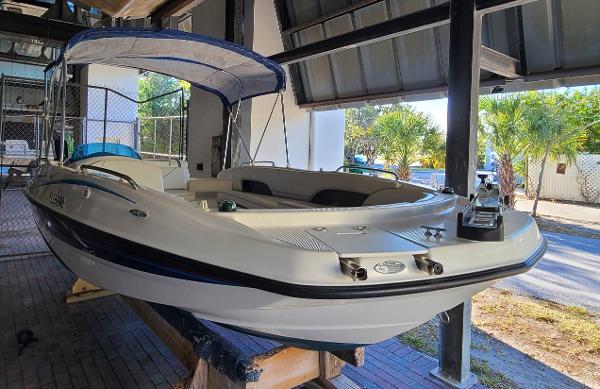 Bayliner 197 Deck Boat 2006 Bayliner 197 SD boat with canopy in storage.
