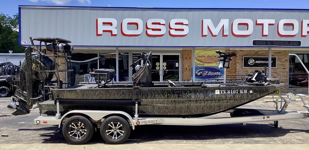 2023 prodigy boats 2070 Console - Center