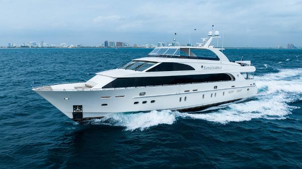 Hargrave 116 RPH Luxury 2016 Hargrave 116 RPH yacht cruising on open sea.