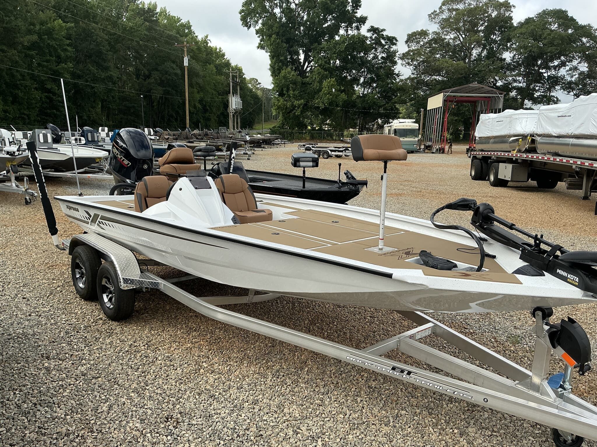 2026 Xpress Hyper-Lift Bass Series H20
