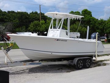 2015 Sea Hunt Ultra 225