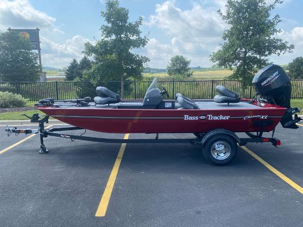 Tracker Bass Tracker Classic XL 2025 Tracker Bass Tracker Classic XL boat in parking lot, side view.