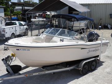 2005 Grady-White 205DC