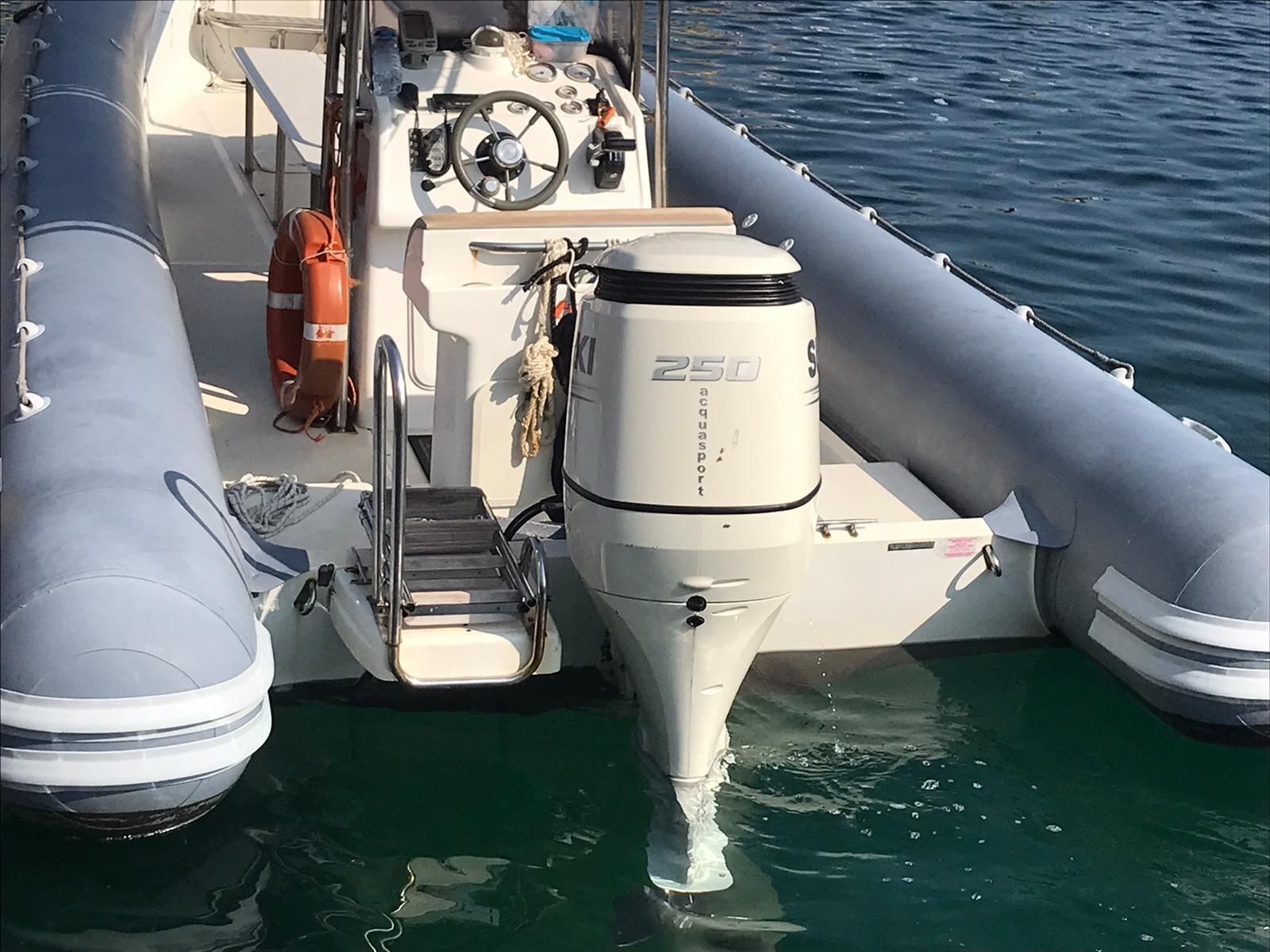2008 Custom BAT 850 DIVING