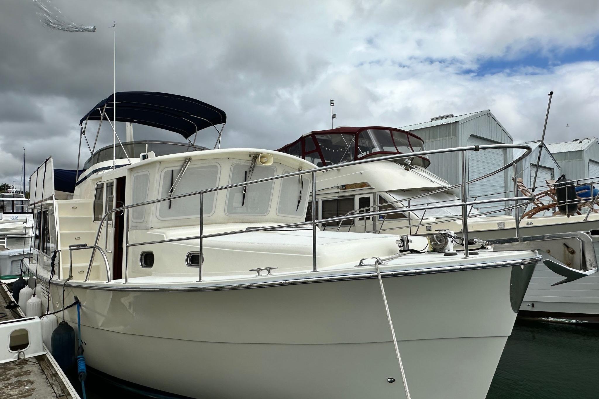 2007 Helmsman Trawlers 38 Pilothouse