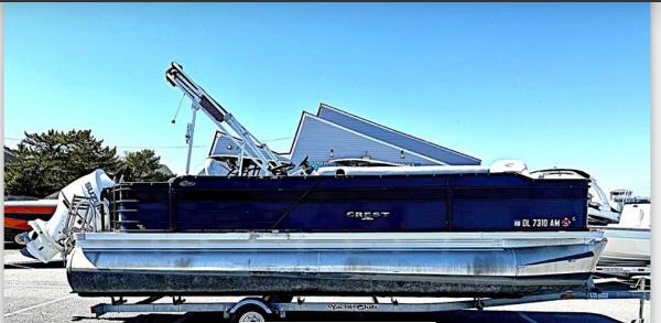 2020 Crest Classic LX Fish 220 SF