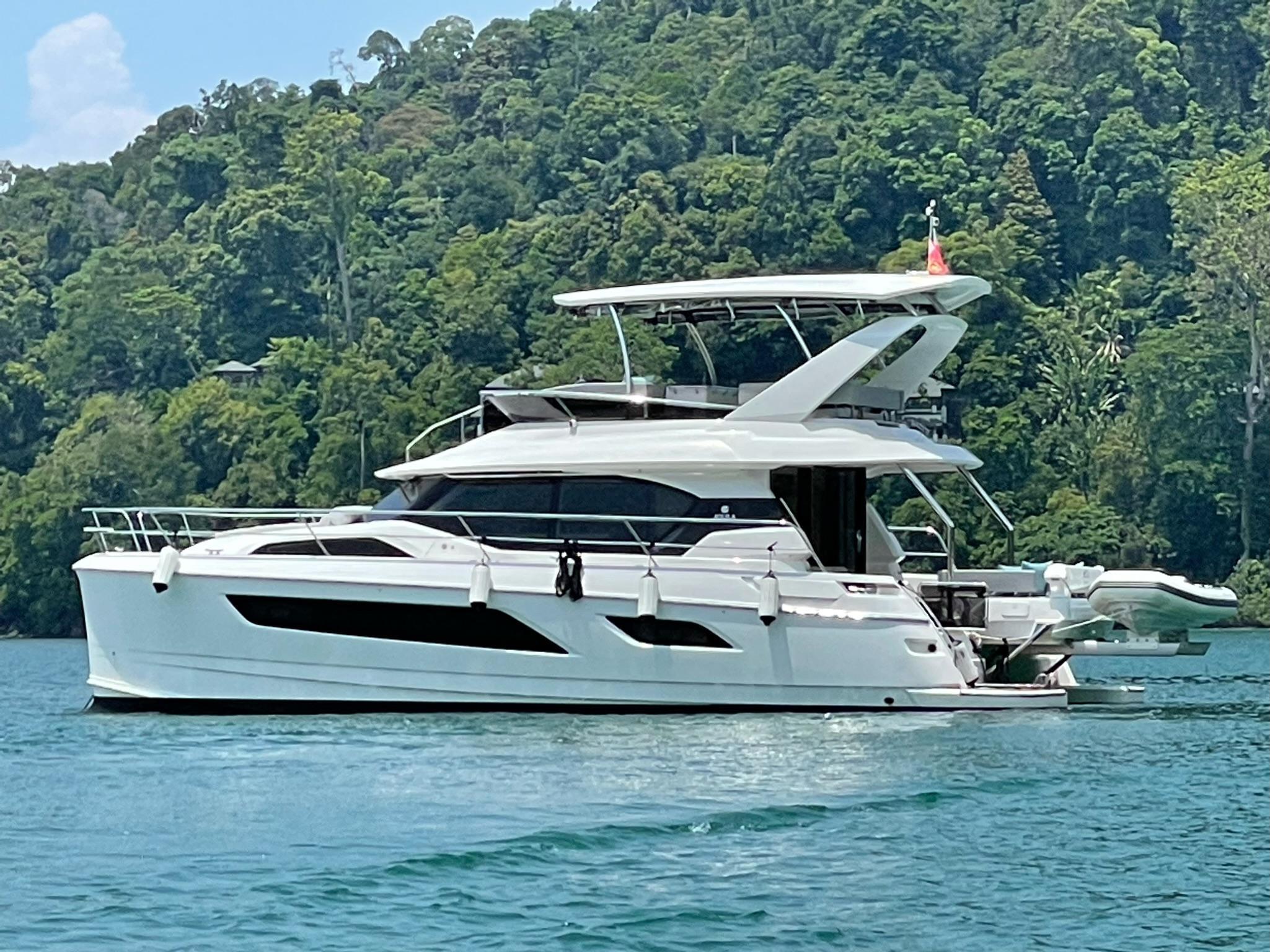 Aquila 44 Yacht