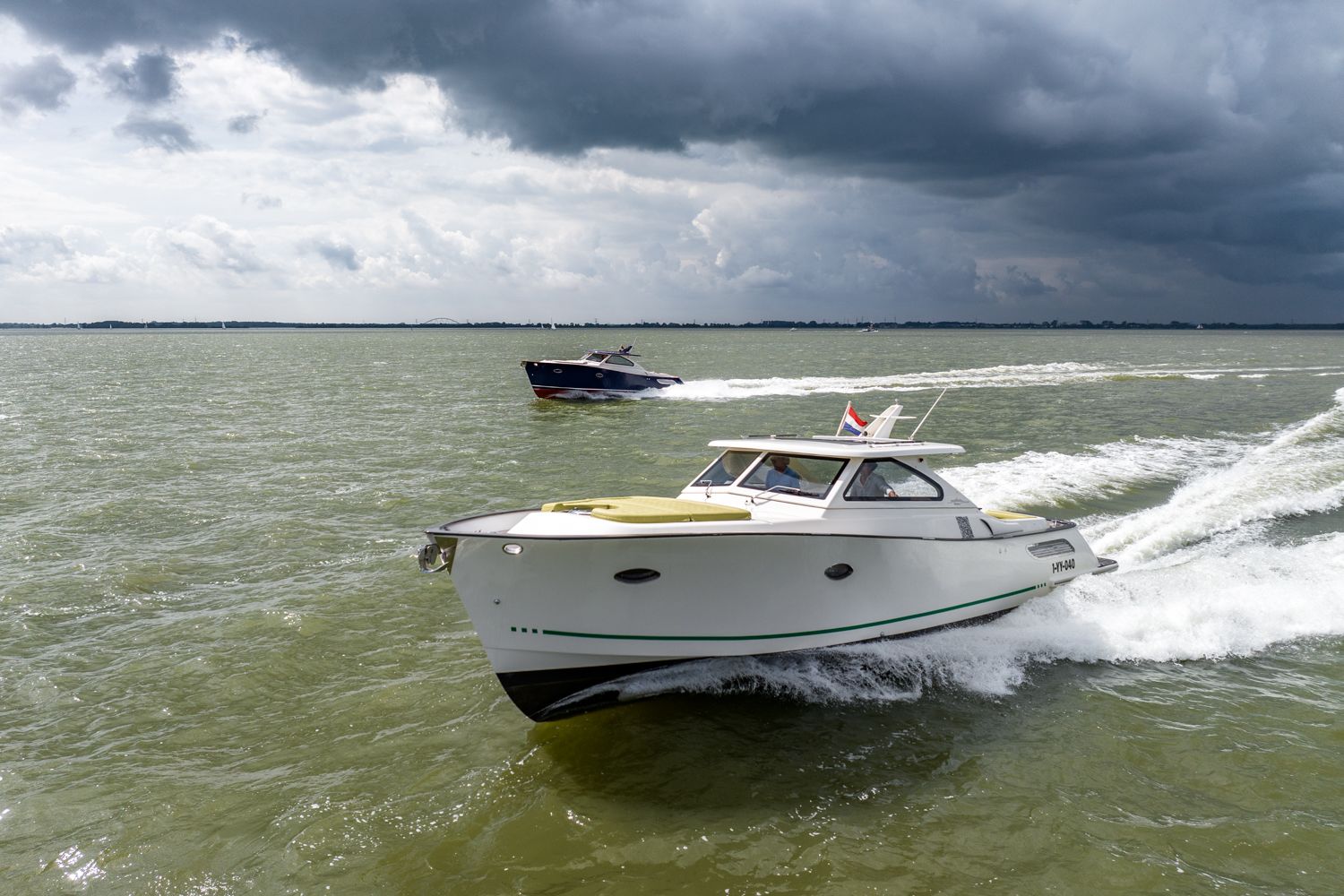 2022 Gagliotta Lobster 35 Classic Ivory White