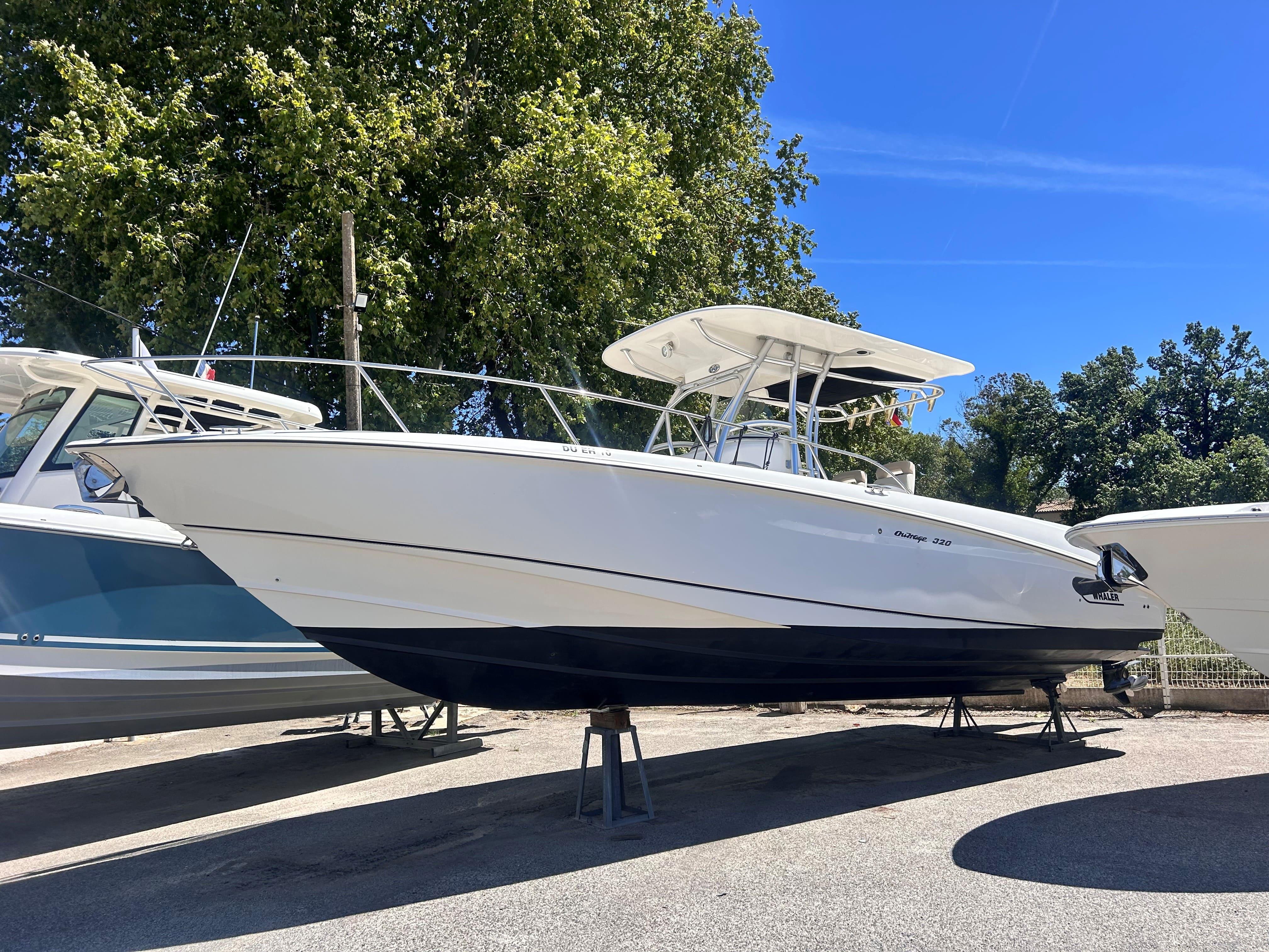 2003 Boston Whaler 320 Outrage