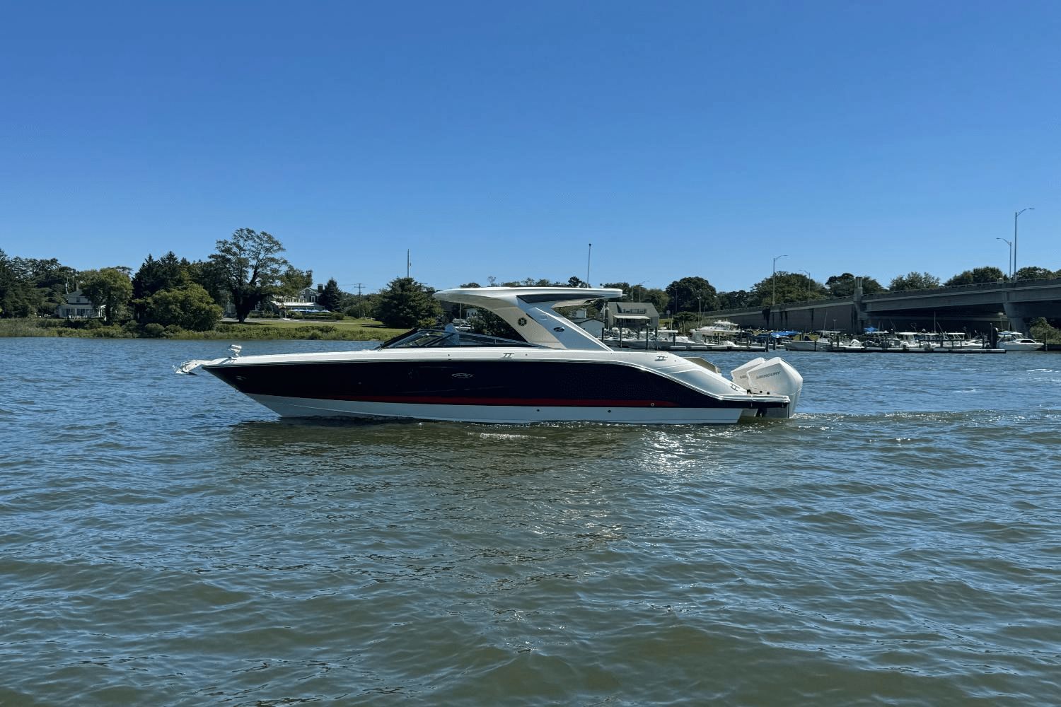 2023 Sea Ray SLX 310 Outboard