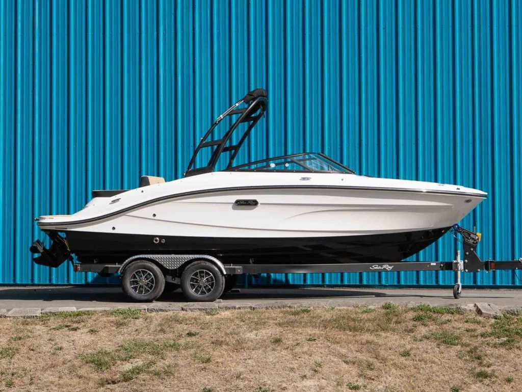 Sea Ray SPX 210