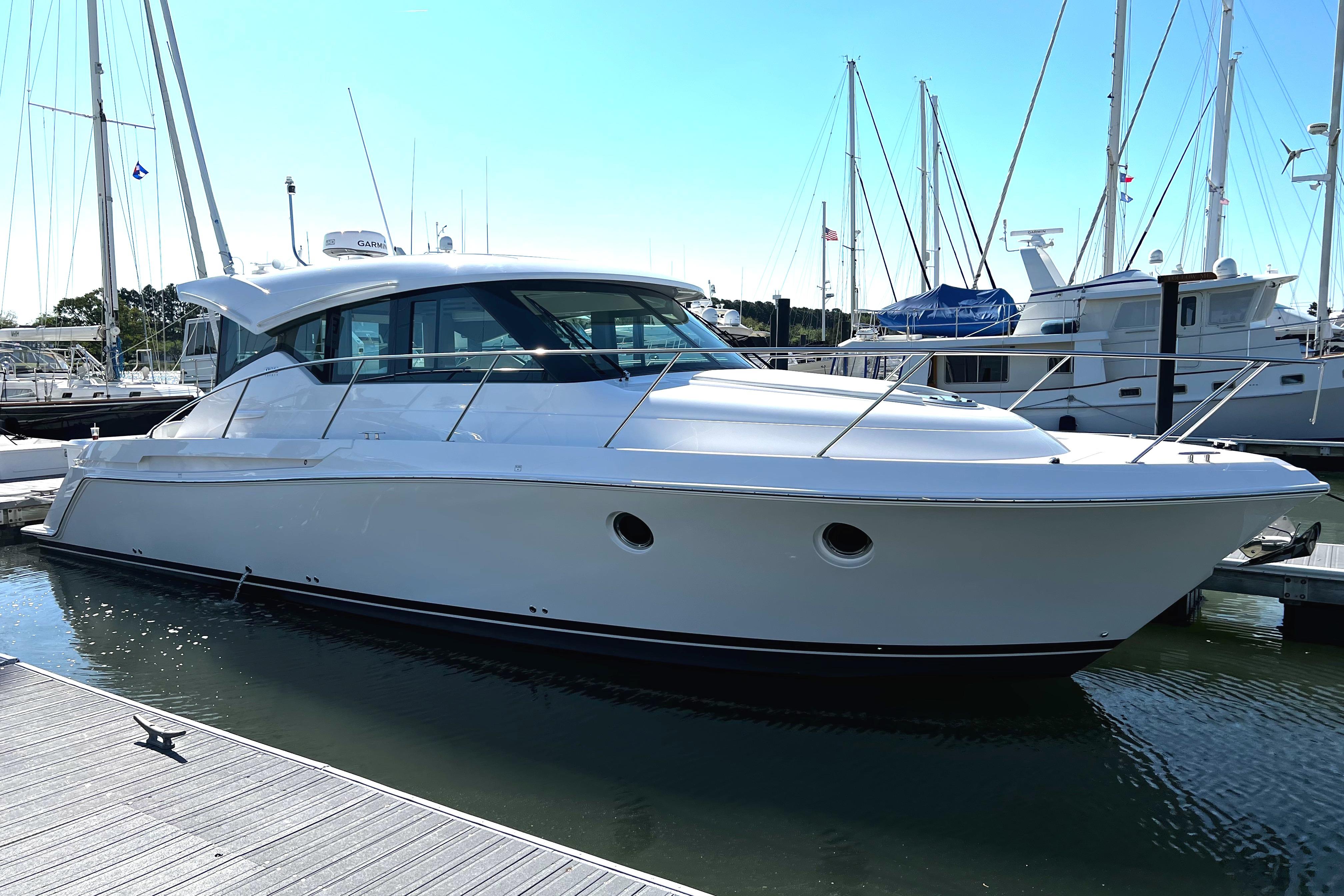 tiara yachts c39