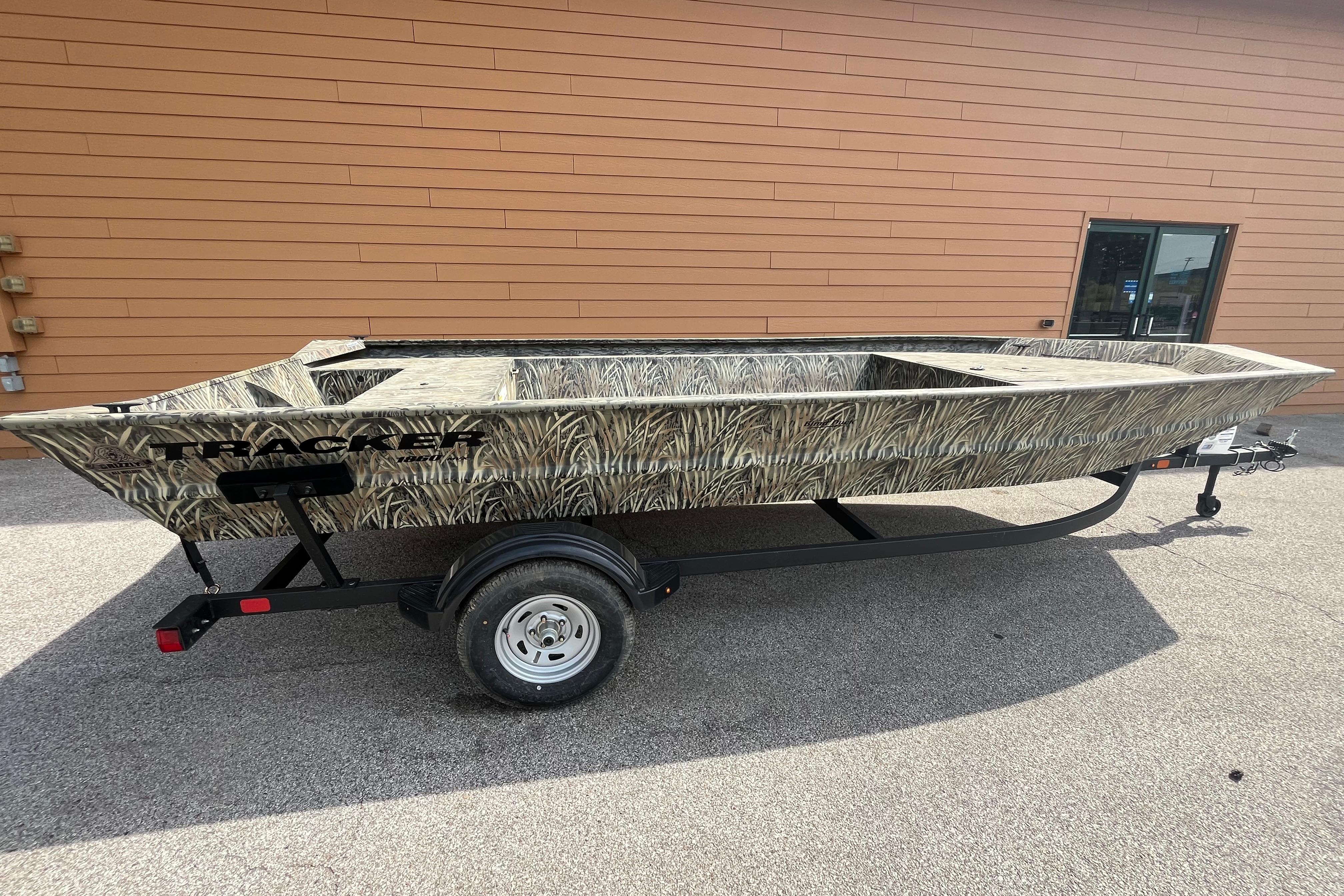 2025 Tracker Grizzly 1860 Utility