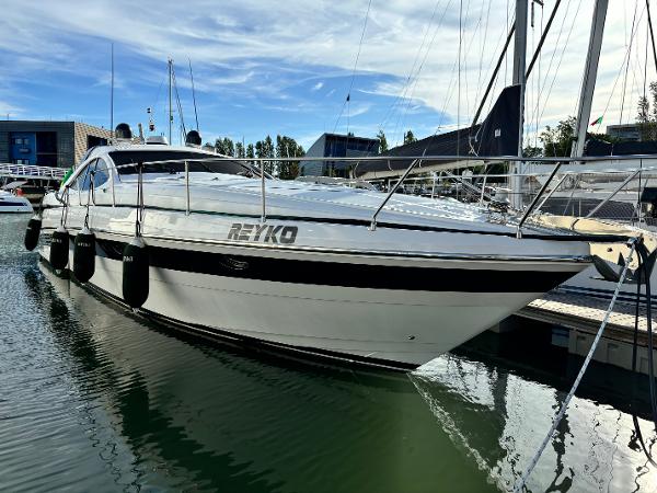 2001 Pershing 54