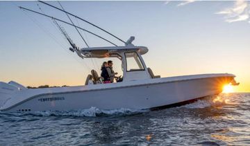 2025 Everglades 315 Center Console