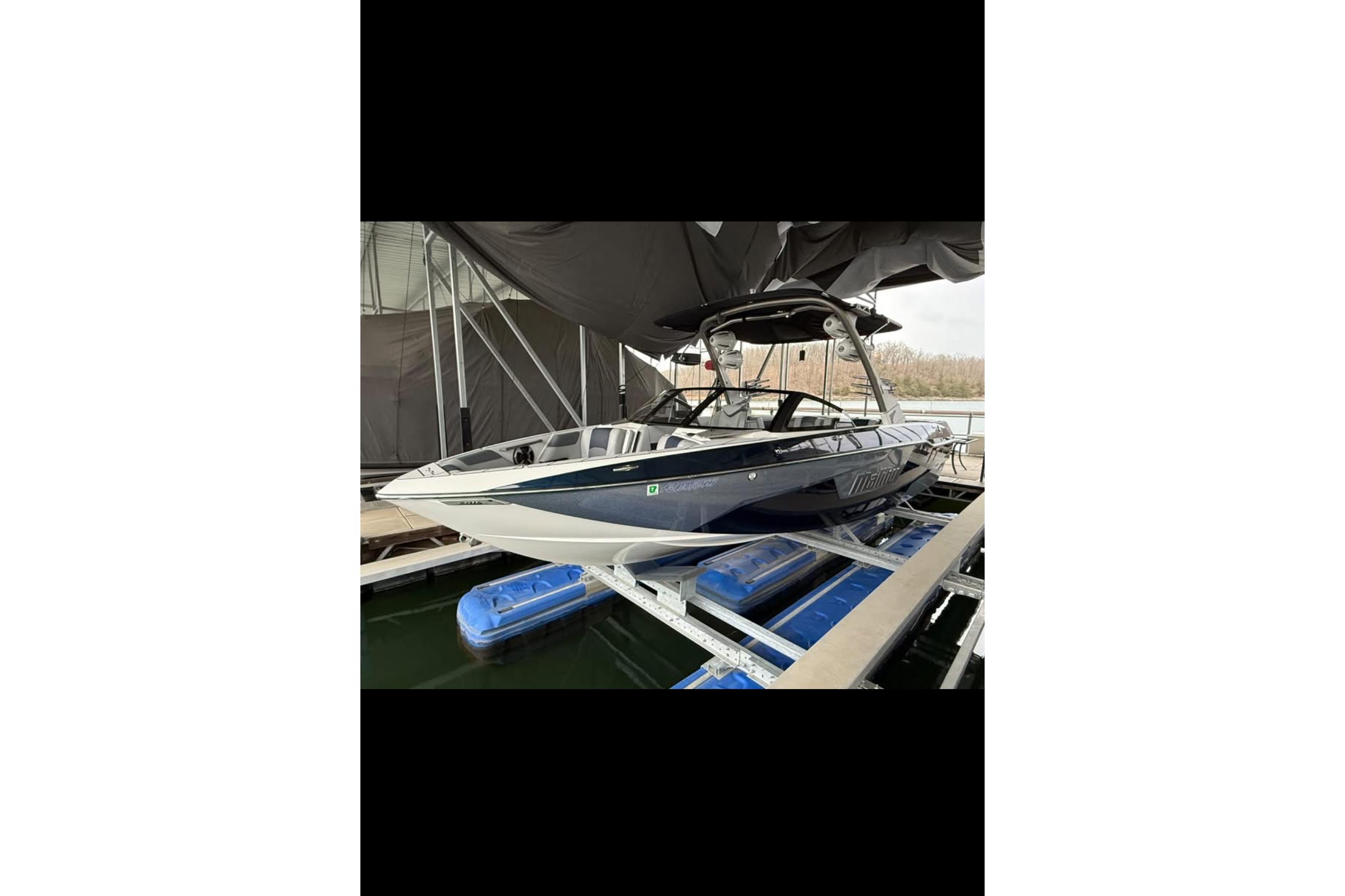 2021 Malibu Wakesetter 25 LSV