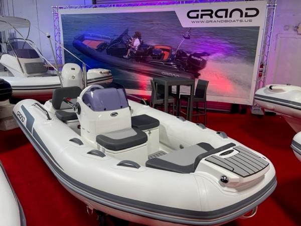 2025 Grand Inflatables G380
