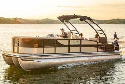 Lowe Retreat 250 RFL Boat