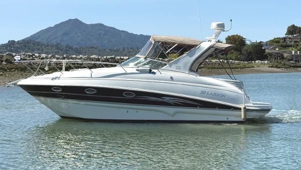 2008 Larson Cabrio 310 Mid-Cabin