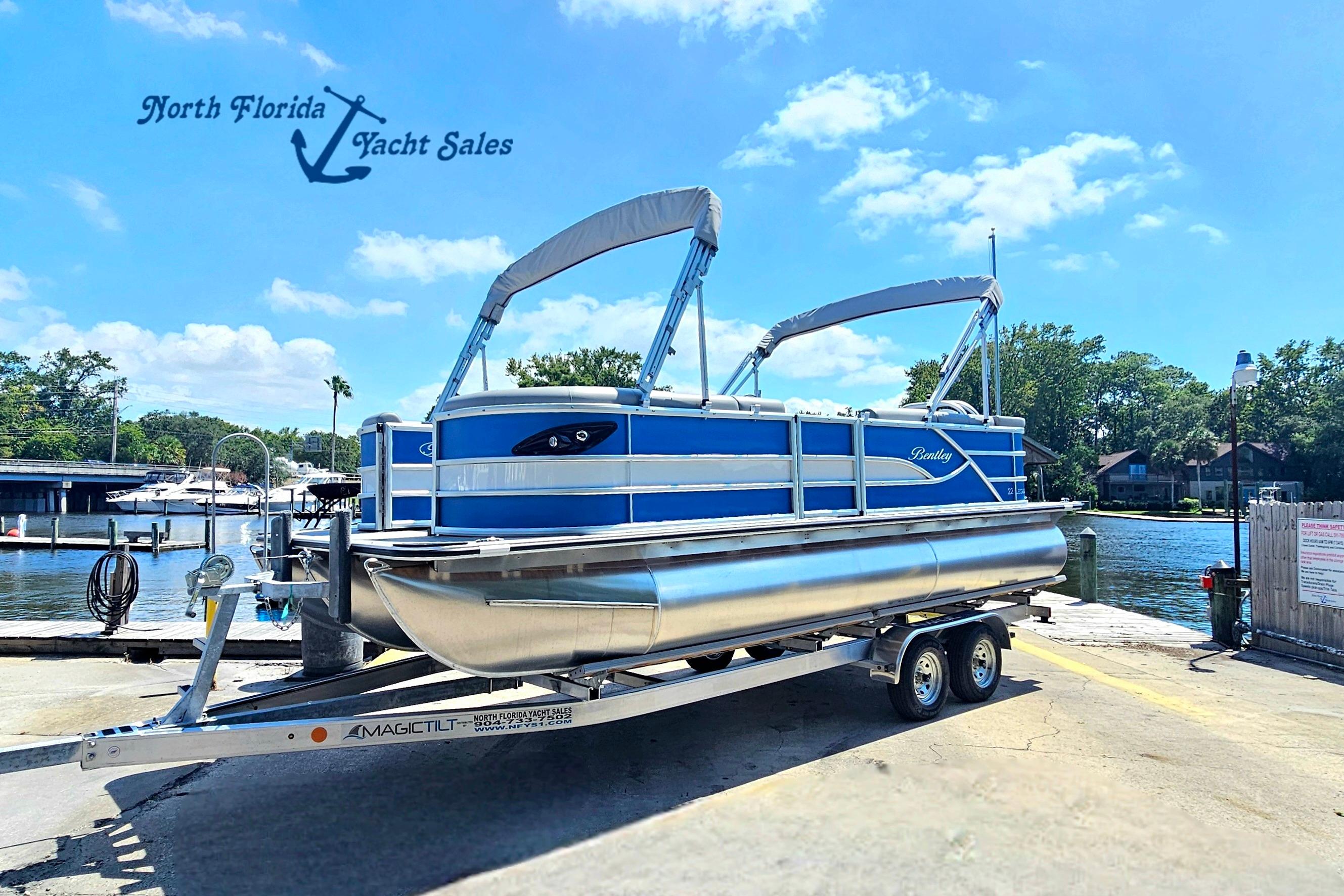 2025 Bentley Pontoons Legacy Cruise 223