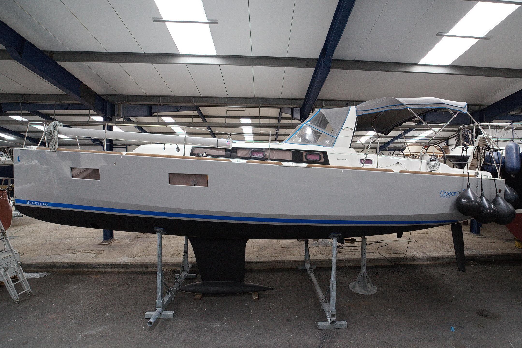 Beneteau Oceanis 38