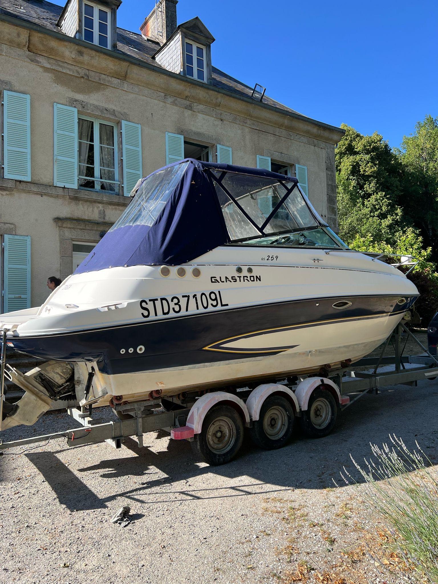 2006 Glastron GS259
