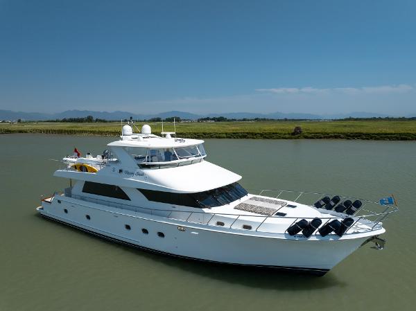 2007 Ocean Alexander 80 Cockpit Motoryacht